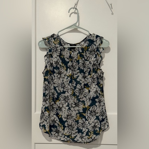 Ann Taylor Tops - Ann Taylor Floral Ruffle Sleeve Blouse
